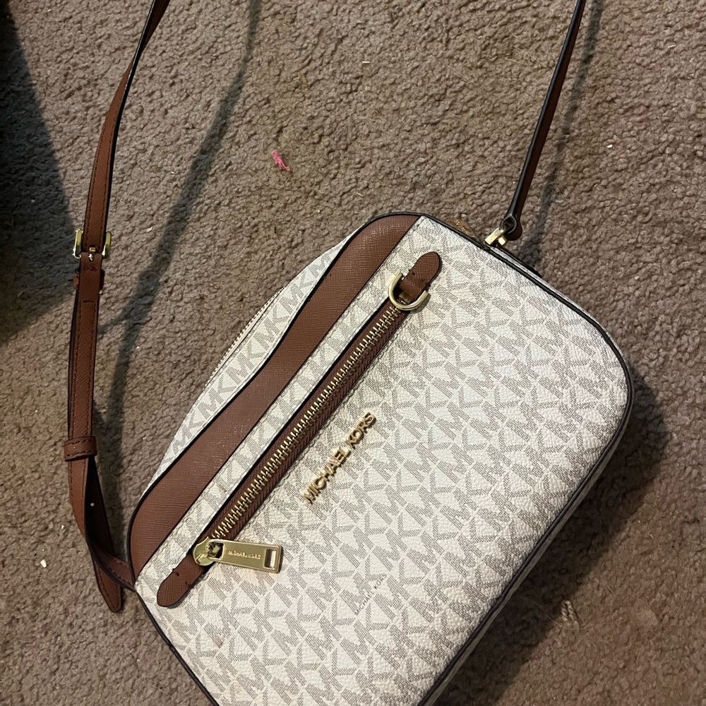 Michael kors crossbody